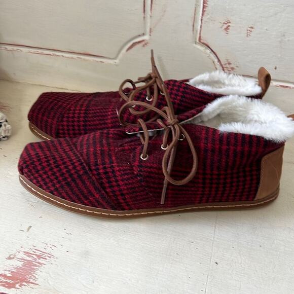 Toms womens size 11 Classic Bota red plaid booties boots shoes - Picture 1 of 4